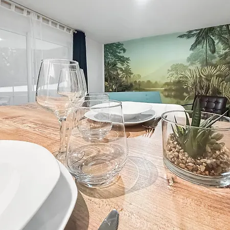 T2 35m2 Clim, Piscine, Balcon Et Parking Prive A 2 Pas Du Port Santa Lucia Saint-Raphaël