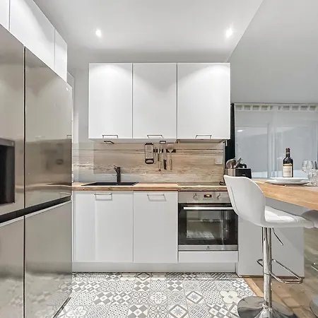 T2 35m2 Clim, Piscine, Balcon Et Parking Prive A 2 Pas Du Port Santa Lucia * Saint-Raphael (Var)