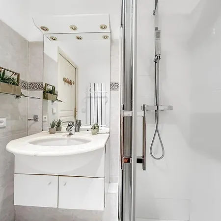 T2 35m2 Clim, Piscine, Balcon Et Parking Prive A 2 Pas Du Port Santa Lucia Saint-Raphael (Var)