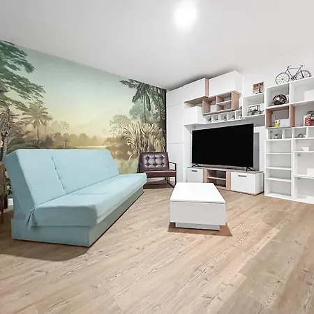 T2 Rénové Avec Balcon Et Parking Privé à 2 Pas Du Port Santa Lucia *