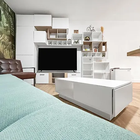 T2 Rénové Avec Balcon Et Parking Privé à 2 Pas Du Port Santa Lucia