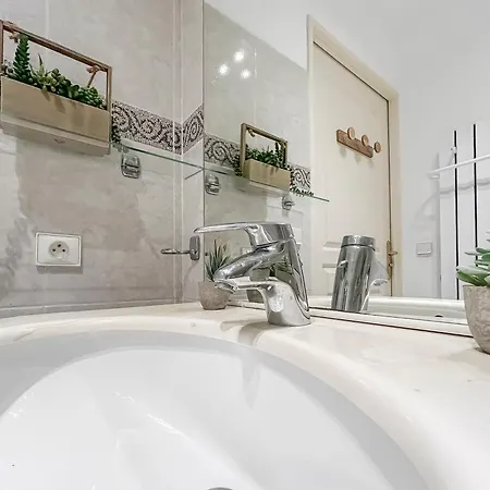 شقة Balcon, Parking, Piscine Et Clim' A 2 Pas Du Port Santa Lucia