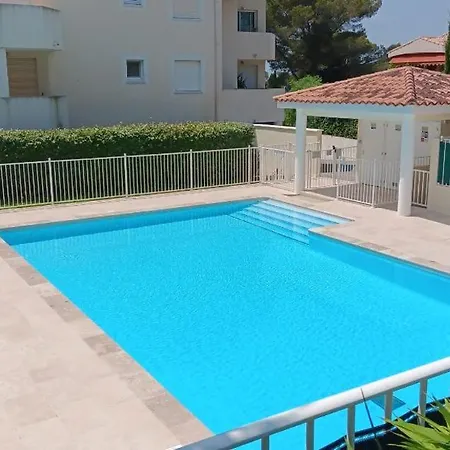 아파트 T2 35m2 Clim, Piscine, Balcon Et Parking Prive A 2 Pas Du Port Santa Lucia