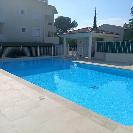 아파트 T2 35m2 Clim, Piscine, Balcon Et Parking Prive A 2 Pas Du Port Santa Lucia