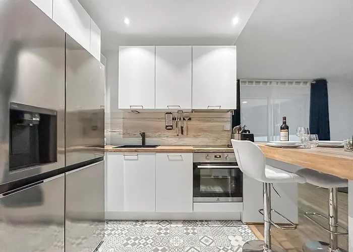 T2 35m2 Clim, Piscine, Balcon Et Parking Prive A 2 Pas Du Port Santa Lucia * Saint-Raphaël