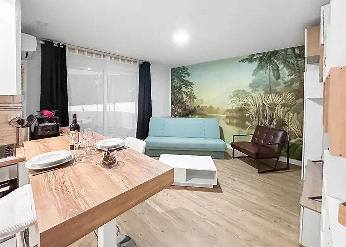 T2 35m2 Clim, Piscine, Balcon Et Parking Prive A 2 Pas Du Port Santa Lucia Saint-Raphaël