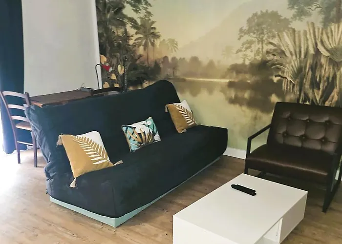 Apartamento T2 Rénové Avec Balcon Et Parking Privé à 2 Pas Du Port Santa Lucia