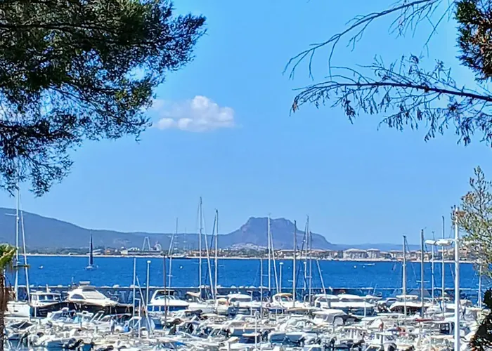 Apartamento T2 Rénové Avec Balcon Et Parking Privé à 2 Pas Du Port Santa Lucia