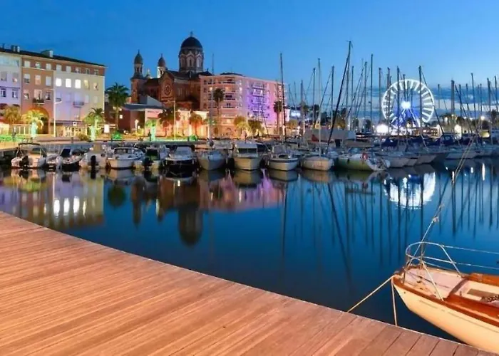 T2 Rénové Avec Balcon Et Parking Privé à 2 Pas Du Port Santa Lucia