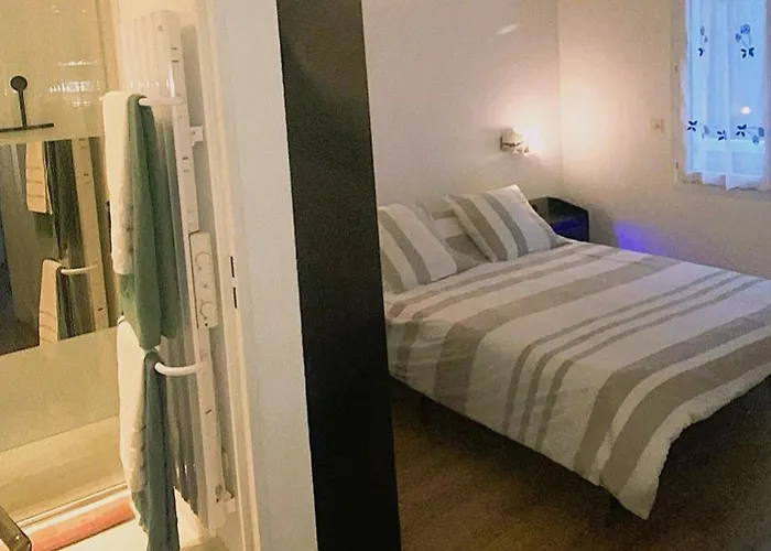 T2 Rénové Avec Balcon Et Parking Privé à 2 Pas Du Port Santa Lucia Apartamento *